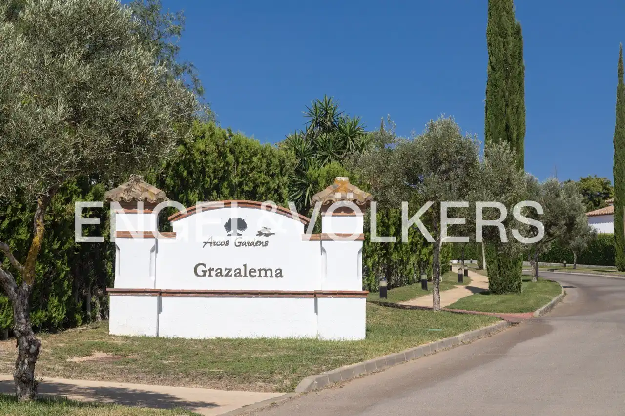 Vista exterior de Finca rústica en venda en Arcos de la Frontera amb Aire condicionat, Calefacció i Jardí privat