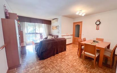 Living room of Flat for sale in  Madrid Capital  with Air Conditioner, Heating and Terrace