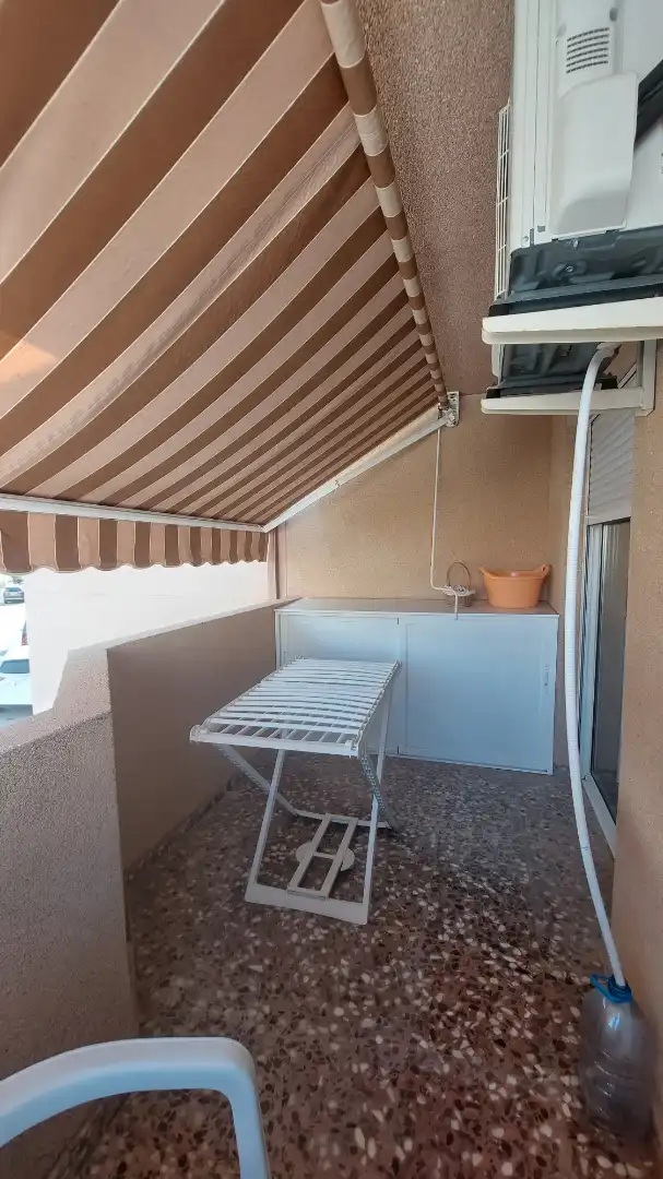 Terrasse von Einfamilien-Reihenhaus zum Verkauf in La Manga del Mar Menor mit Klimaanlage, Heizung und Terrasse