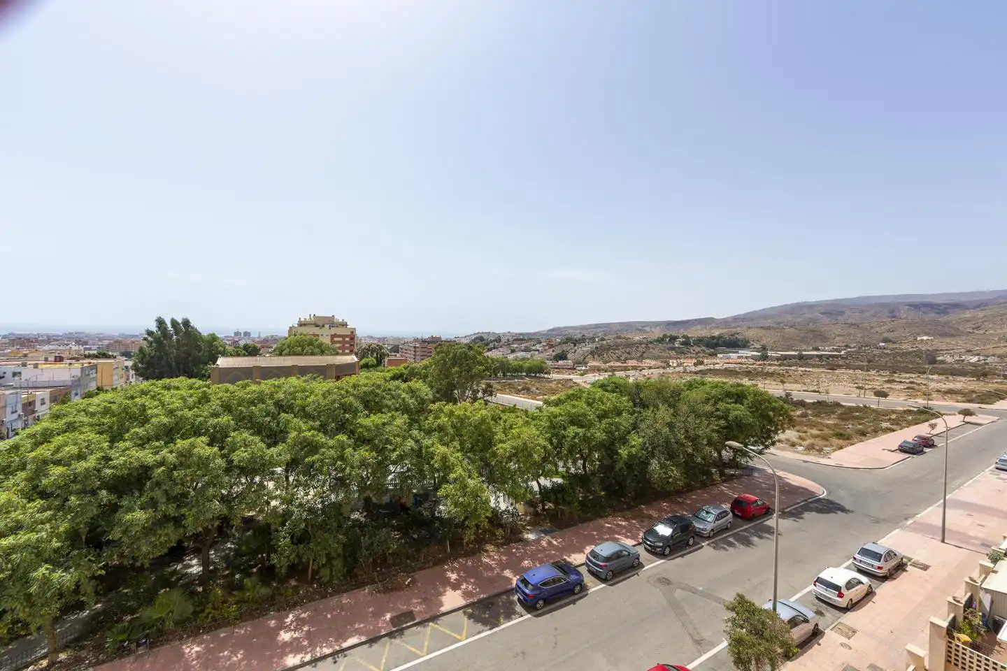 Vista exterior de Pis en venda en Almería amb Moblat