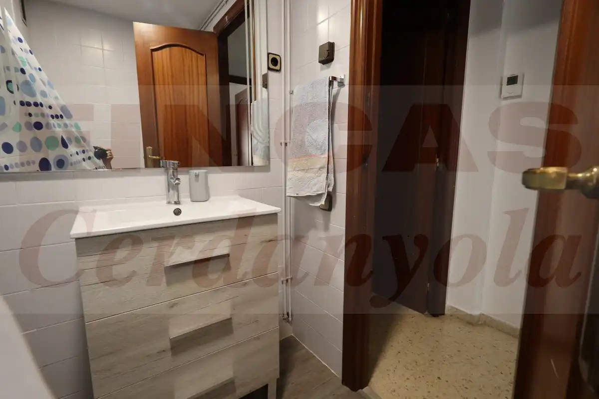 Baño de Piso en venta en Cerdanyola del Vallès con Aire acondicionado, Calefacción y Balcón