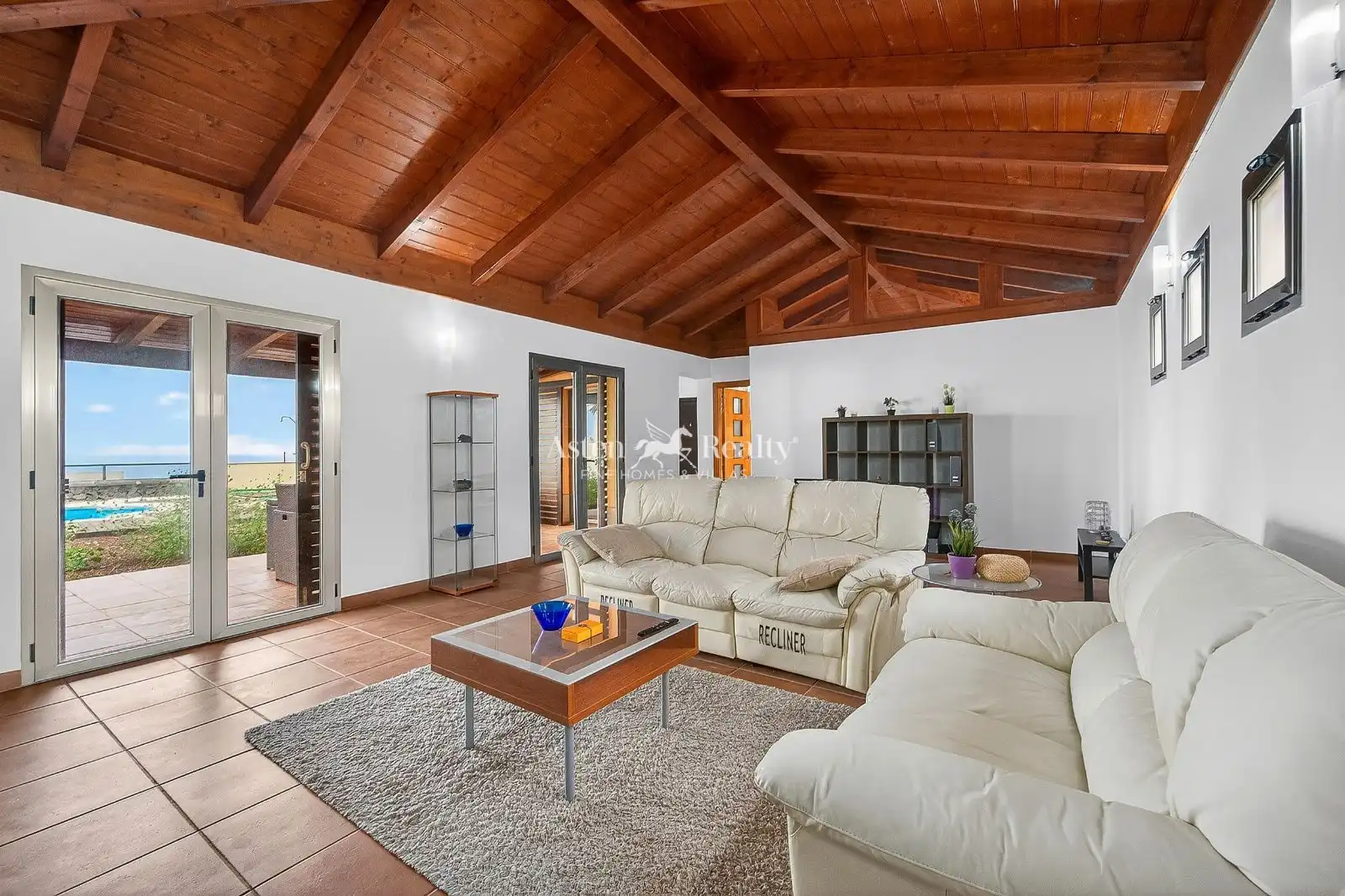 Sala d'estar de Casa o xalet en venda en Tacoronte amb Terrassa, Piscina i Moblat