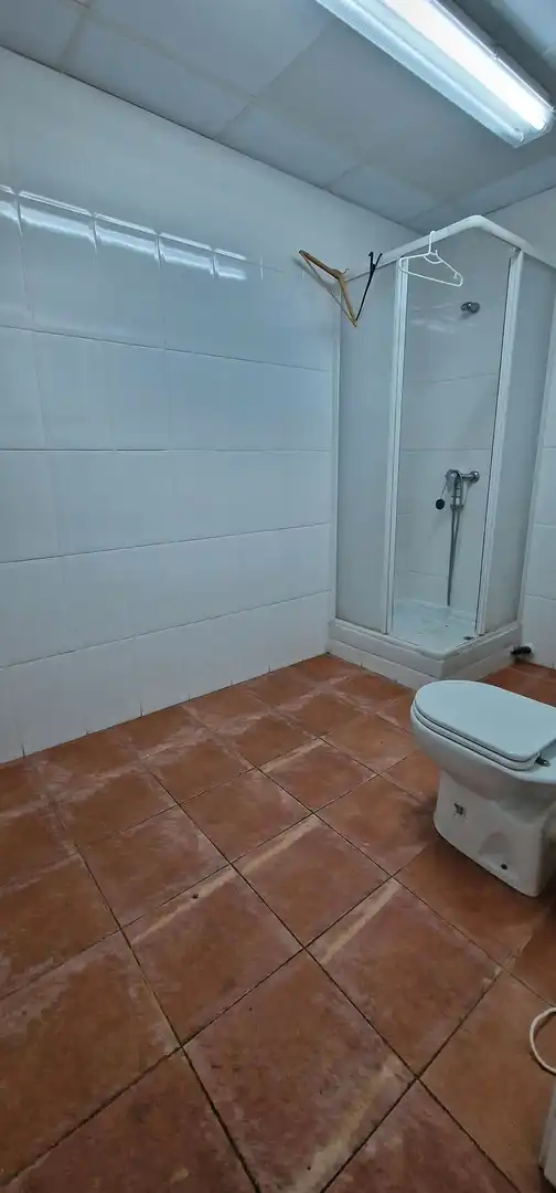 Bathroom of Commercial properties for sale in Lorca  with Air Conditioner