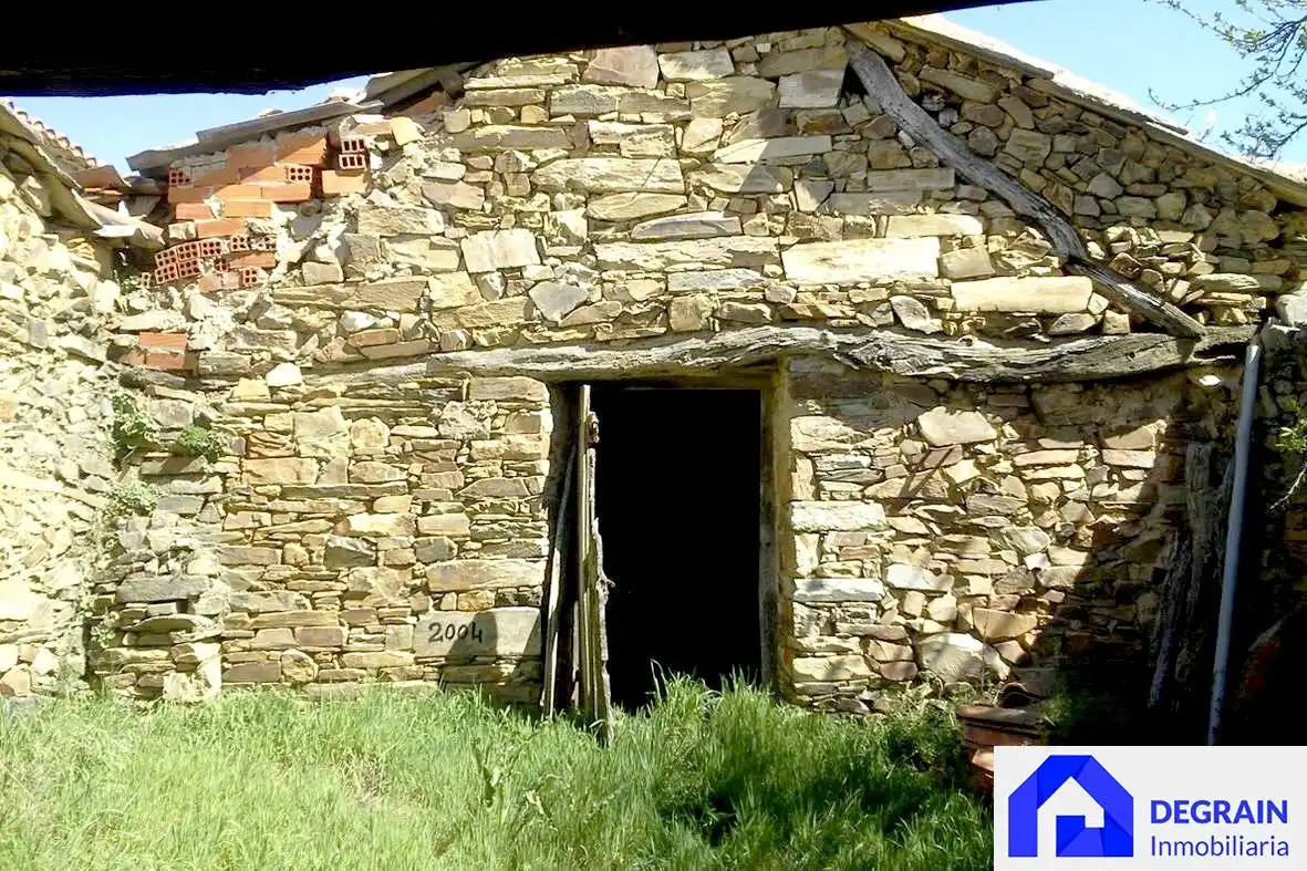 Exterior view of Country homes for sale in Val de San Lorenzo