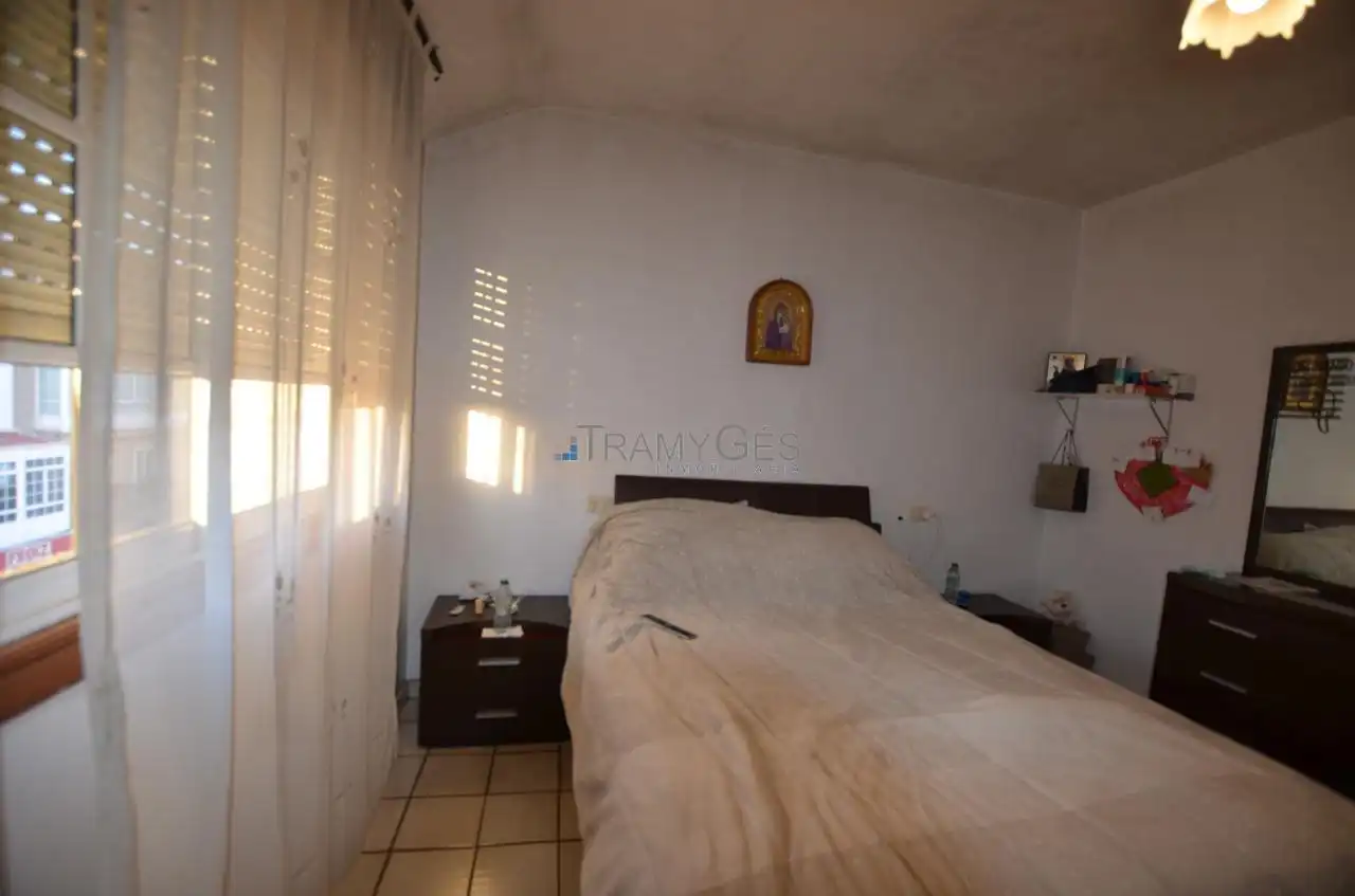 Schlafzimmer von Einfamilien-Reihenhaus zum Verkauf in Tui mit Heizung