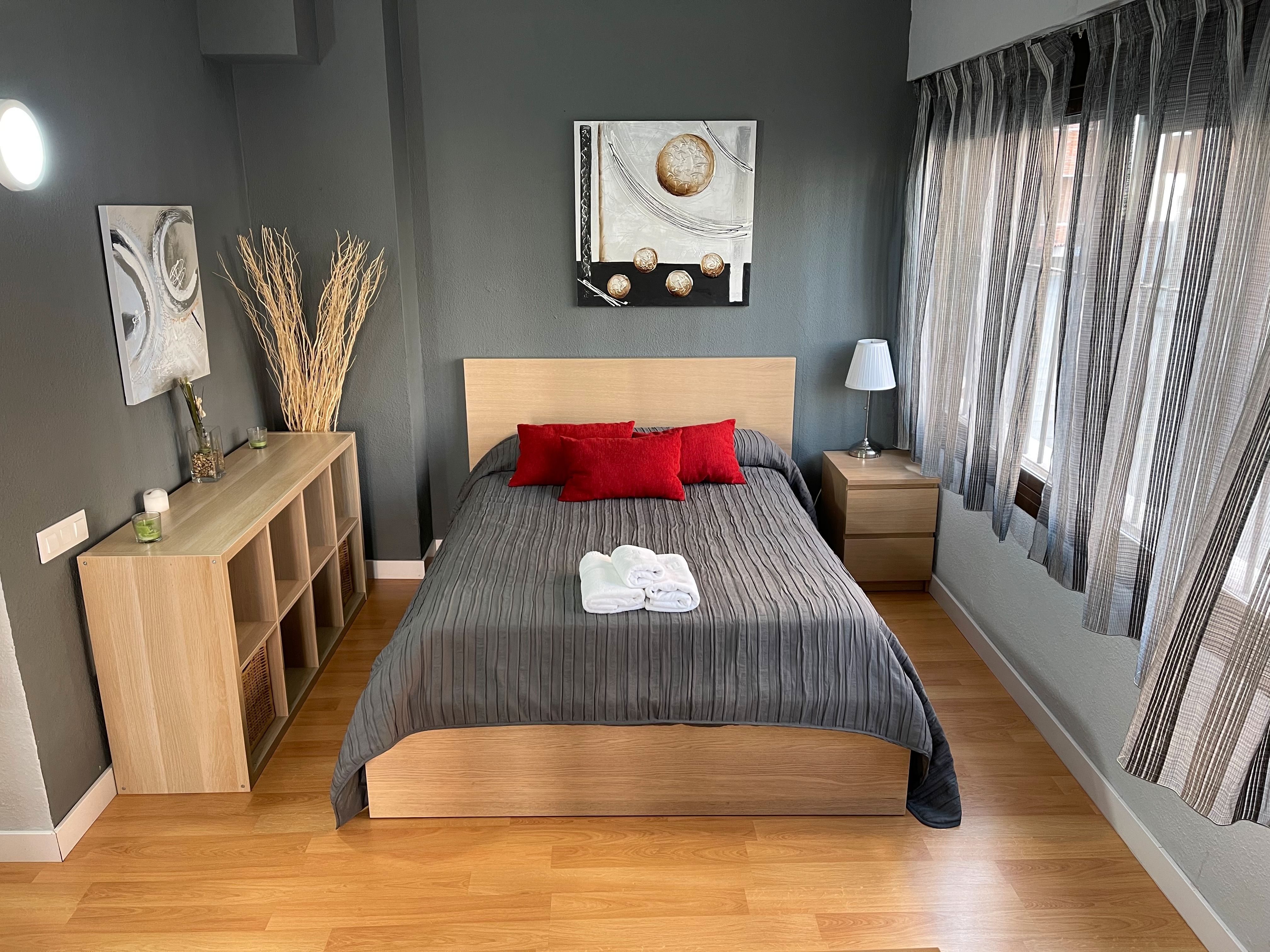 Bedroom of Study to rent in  Sevilla Capital  with Air Conditioner, Parquet flooring and Furnished