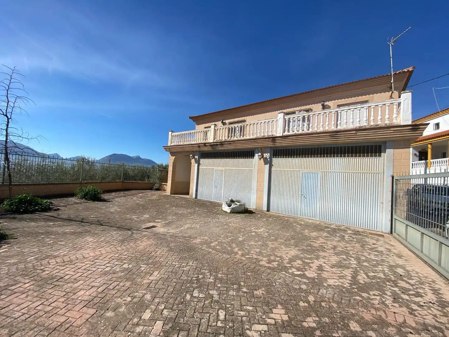 Vista exterior de Casa o chalet en venta en Loja con Aire acondicionado, Terraza y Trastero