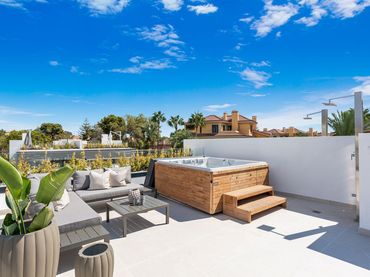 Adossat amb piscina en venda a Nueva Andalucía