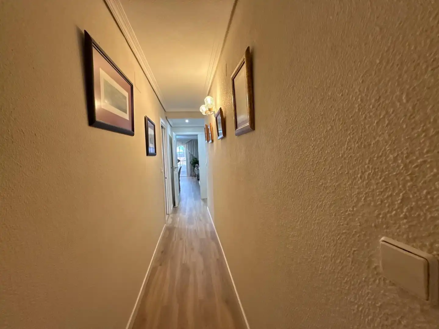 Wohnung zum Verkauf in Benidorm mit Terrasse, Abstellraum und Möbliert