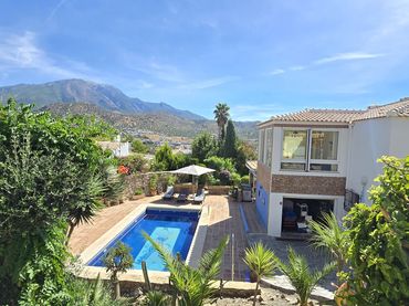 Haus mit Pool zum Verkauf in Viñuela
