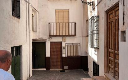 Vista exterior de Casa o xalet en venda en Torres amb Aire condicionat, Terrassa i Balcó