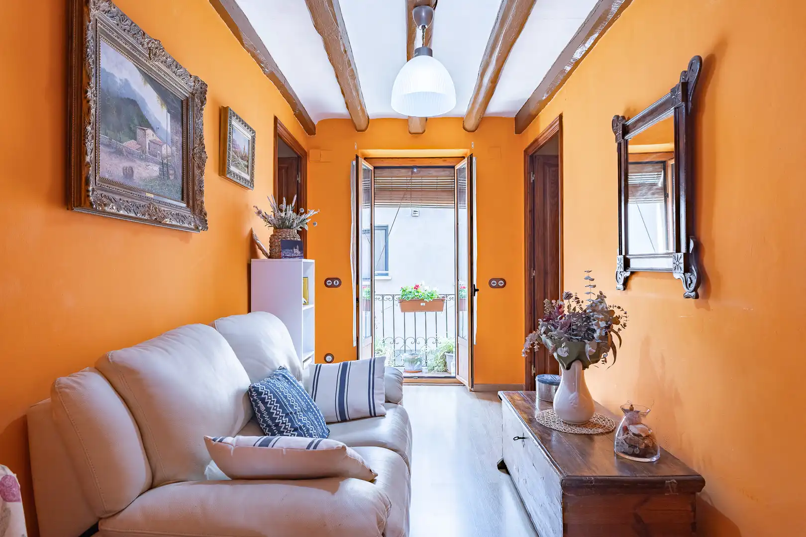 Sala de estar de Casa adosada en venta en Torrelavit con Calefacción y Terraza