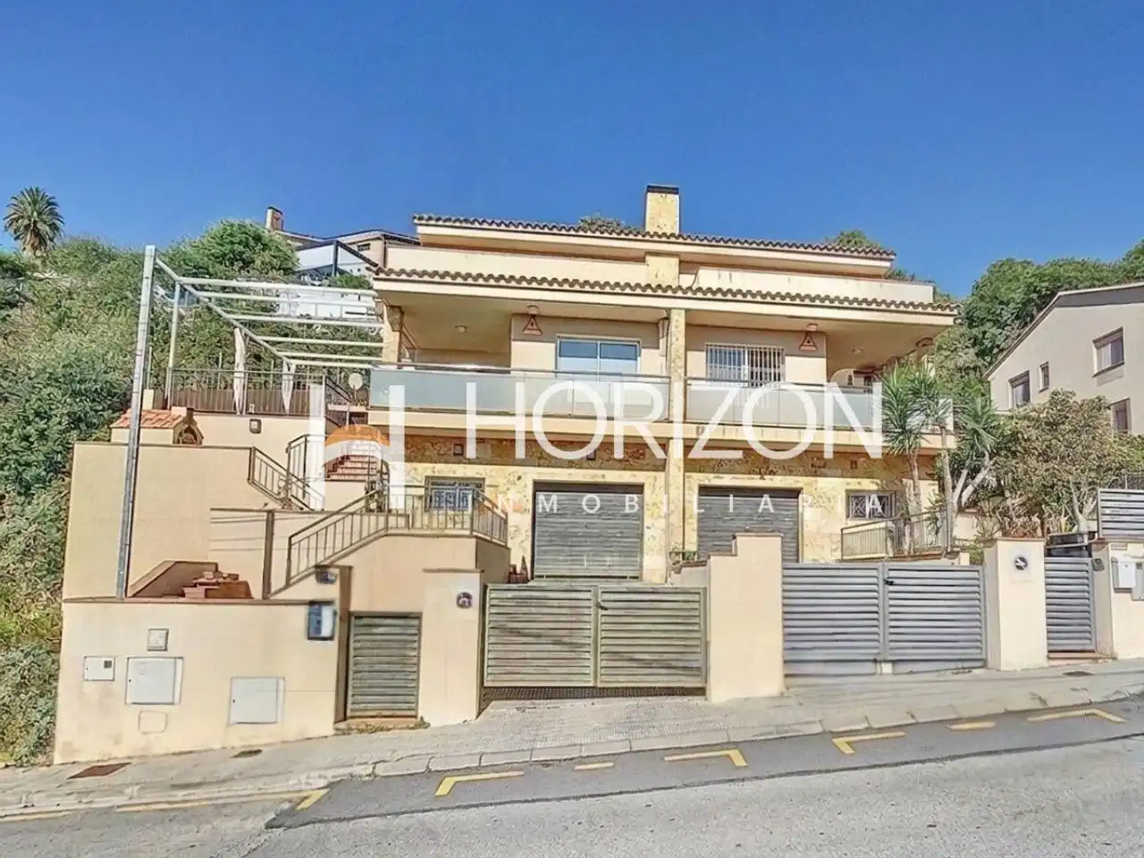 Casa aparellada amb piscina en venda a Avenida Inglaterra, imagen 26