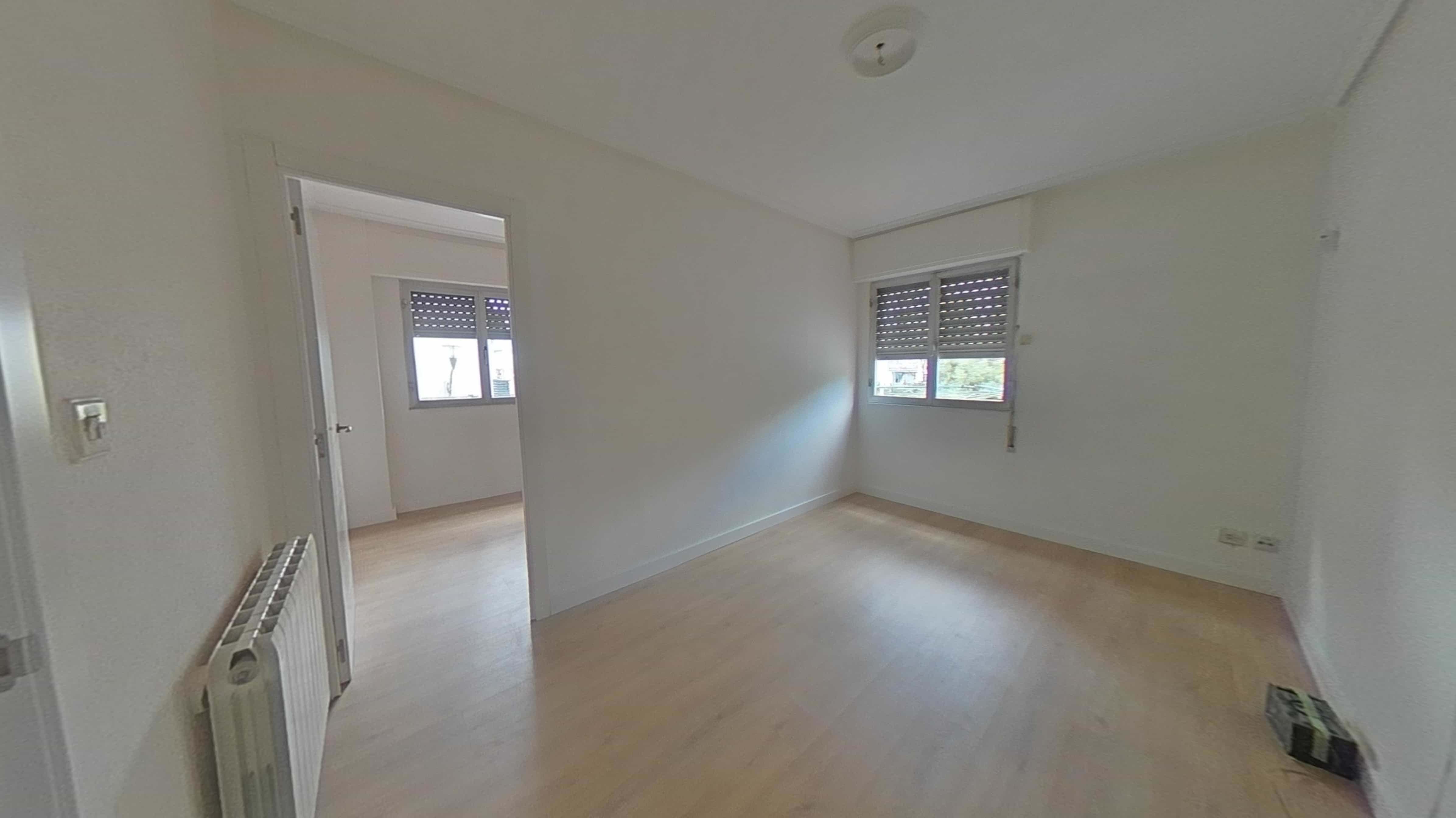 Bedroom of Flat for sale in Bilbao 