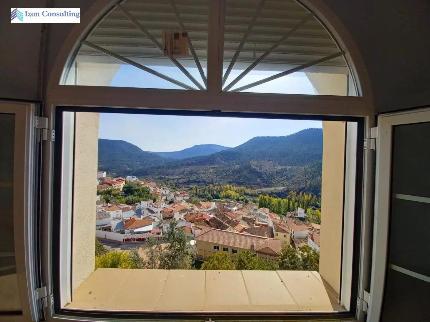 Vista exterior de Edificio en venta en Paterna del Madera
