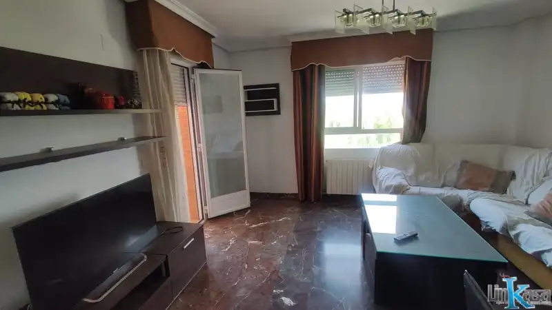 Sala d'estar de Pis en venda en Linares amb Aire condicionat, Moblat i Balcó