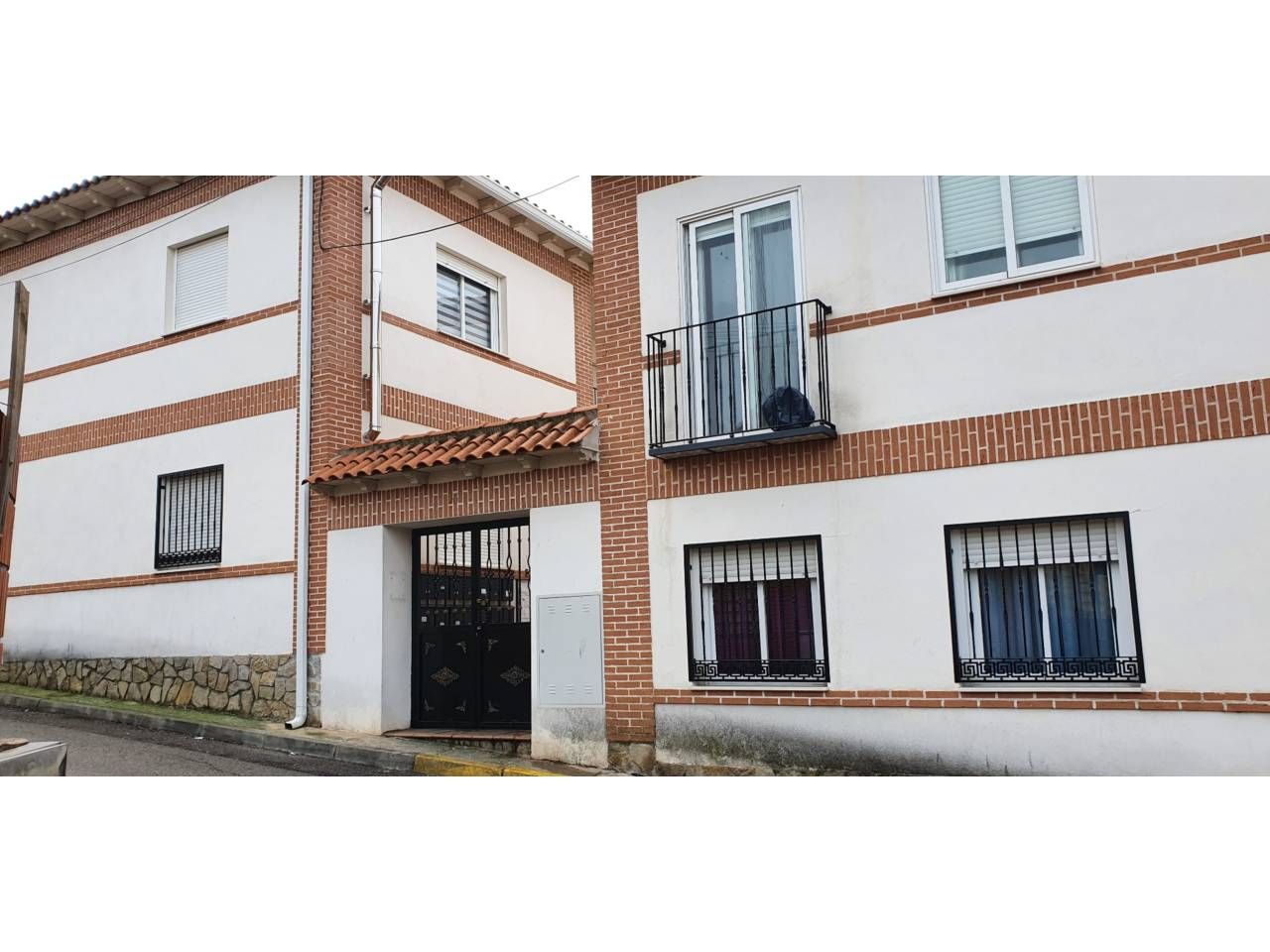 Vista exterior de Pis en venda en Santorcaz amb Calefacció i Traster