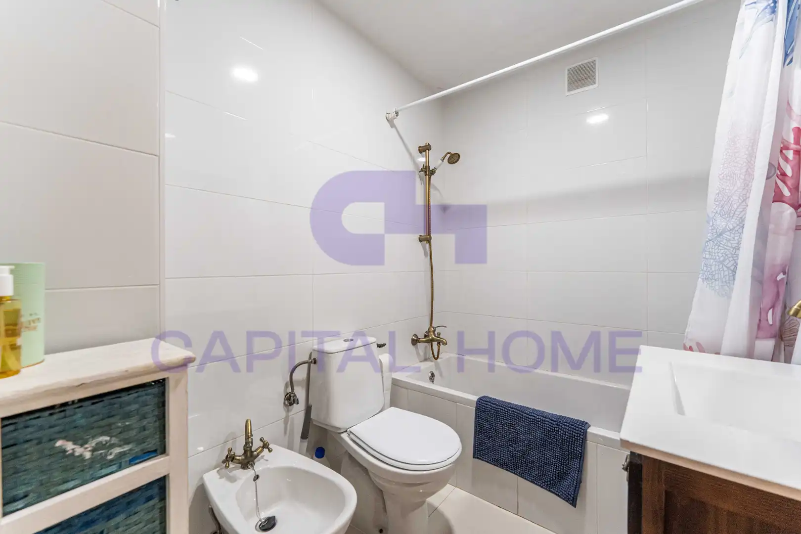 Baño de Piso en venta en Navalcarnero con Calefacción, Amueblado y Horno