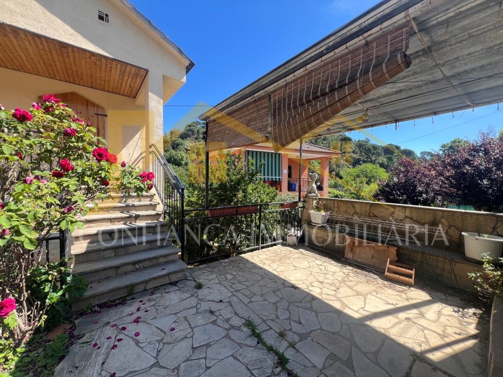 Vista exterior de Casa o xalet en venda en Massanes amb Calefacció, Jardí privat i Terrassa