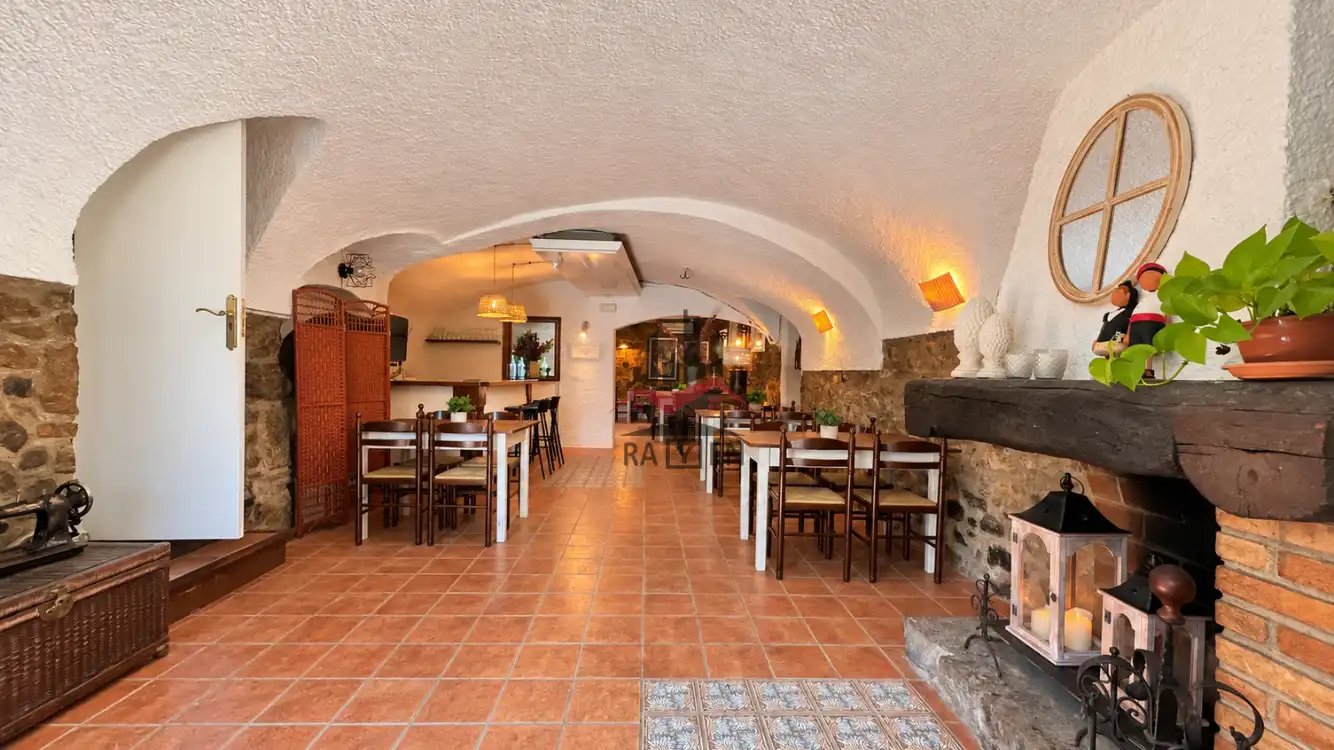 Finca rústica en venta en Terrades con Calefacción y Jardín privado