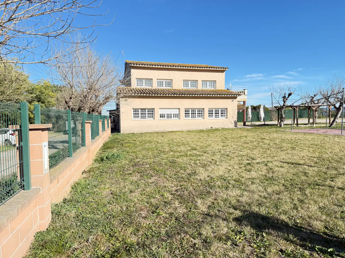 Vista exterior de Local de lloguer en Riudellots de la Selva amb Aire condicionat, Calefacció i Terrassa