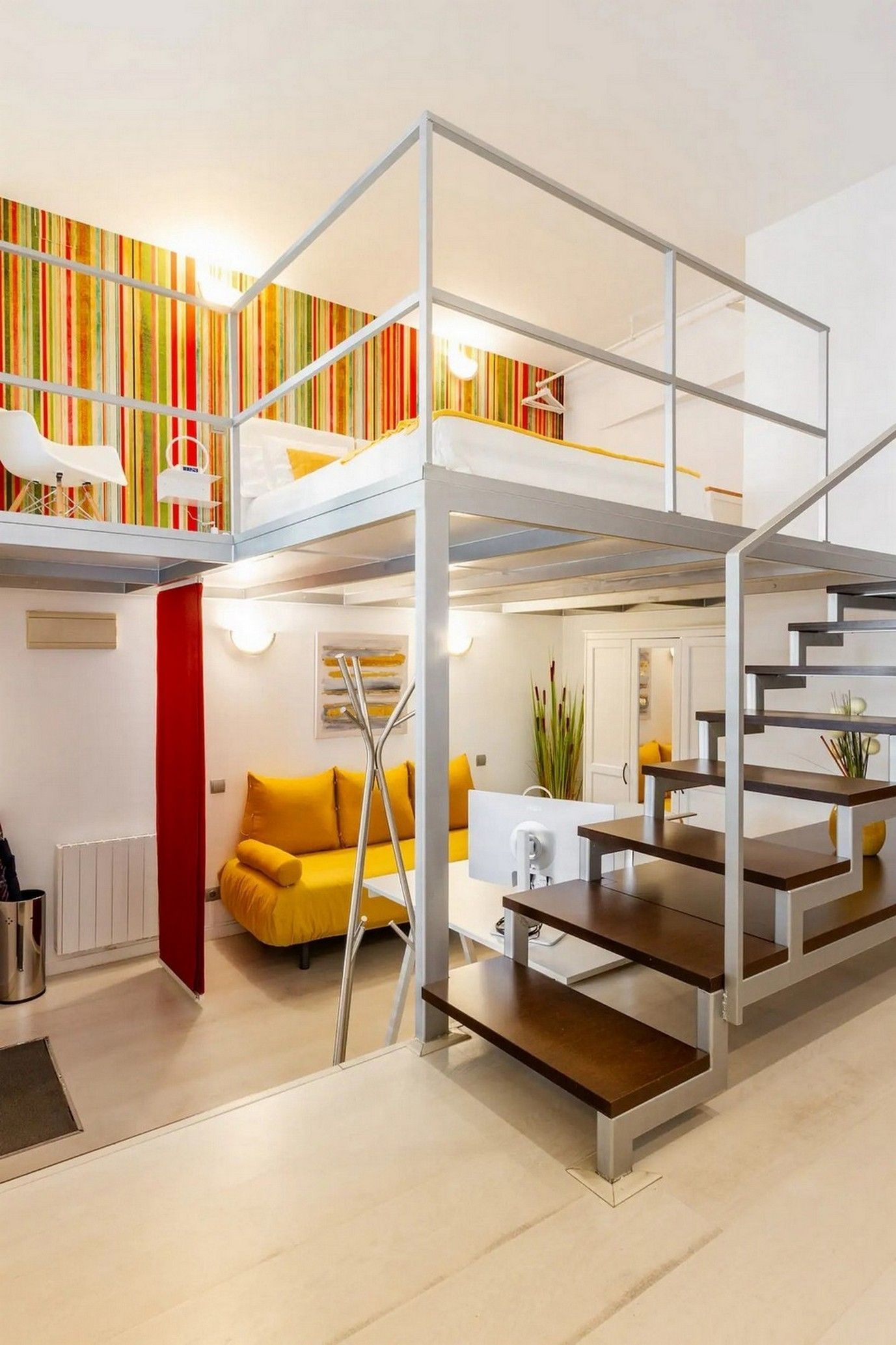 Bedroom of Apartment for rent in  Barcelona Capital  with Air Conditioner, Heating and Private garden