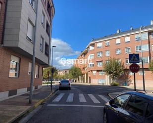 Vista exterior de Pis en venda en Ponferrada amb Traster