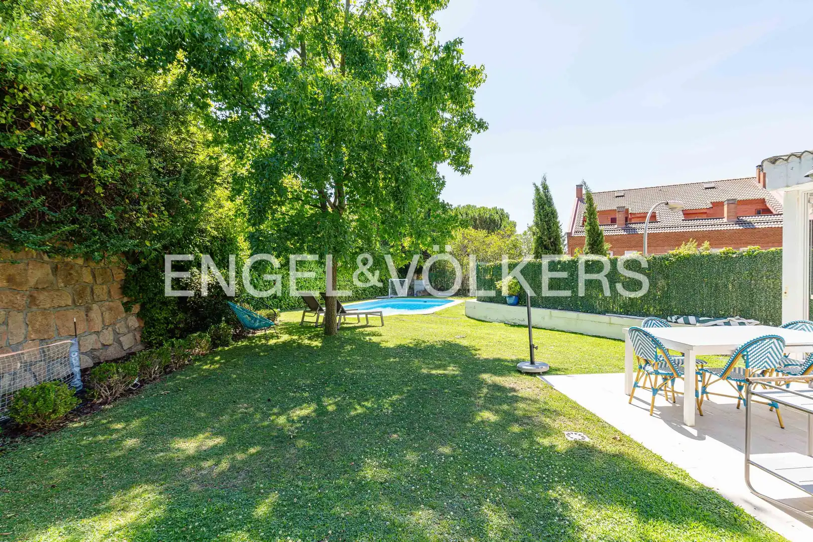 Casa adosada en venta en Madrid con Aire acondicionado, Calefacción y Jardín privado