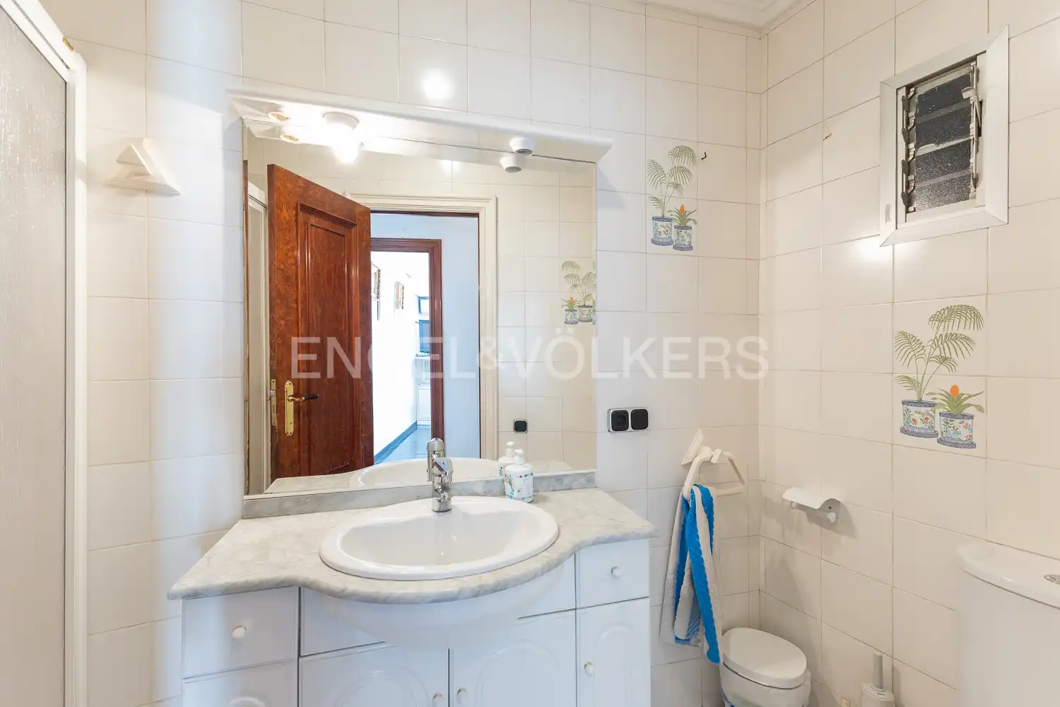 Badezimmer von Wohnung zum Verkauf in Valencia mit Klimaanlage und Heizung