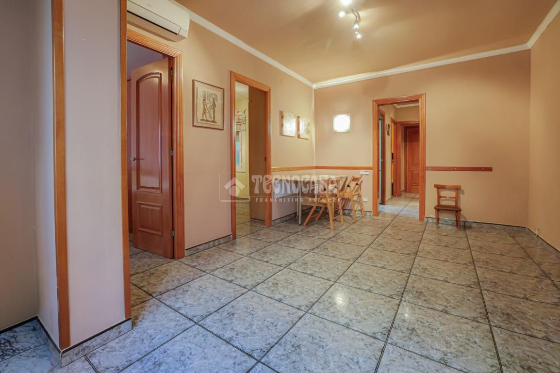 Flat for sale in L'Hospitalet de Llobregat  with Balcony