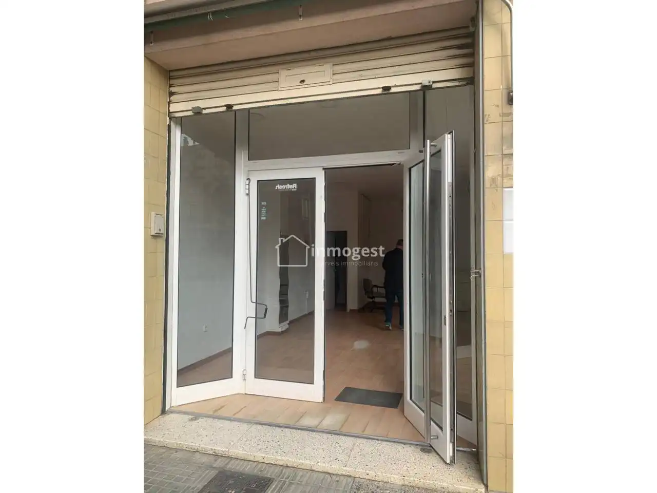 Local comercial en alquiler en Calle ANSELM CLAVE, imagen 2