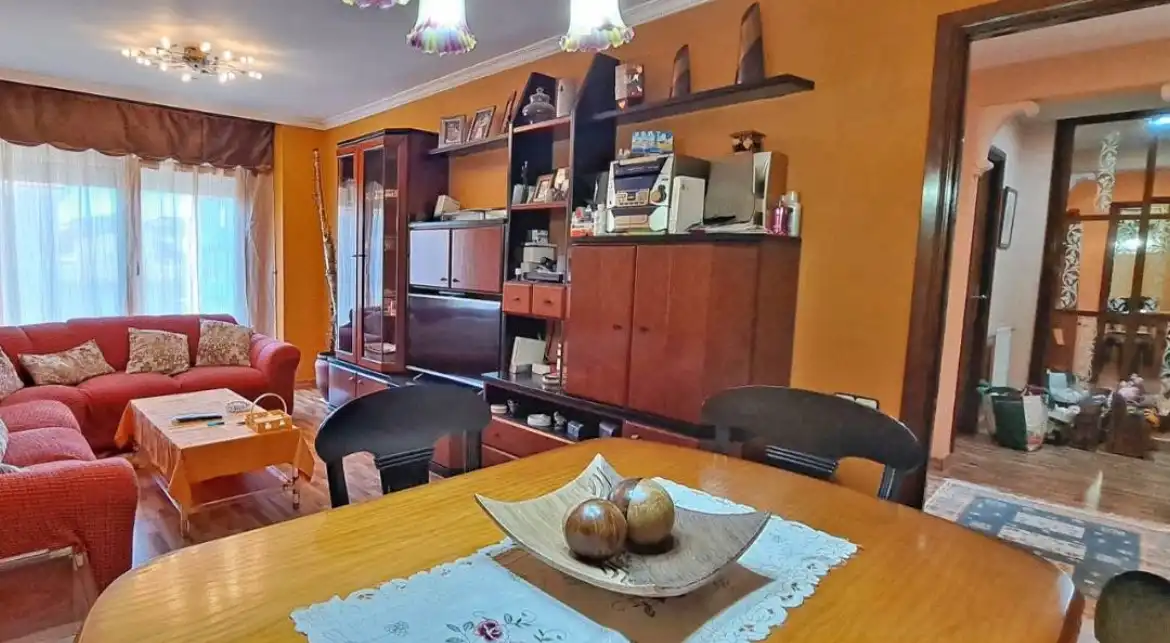 Wohnung zum Verkauf in Estrada Gasset 31, imagen 2