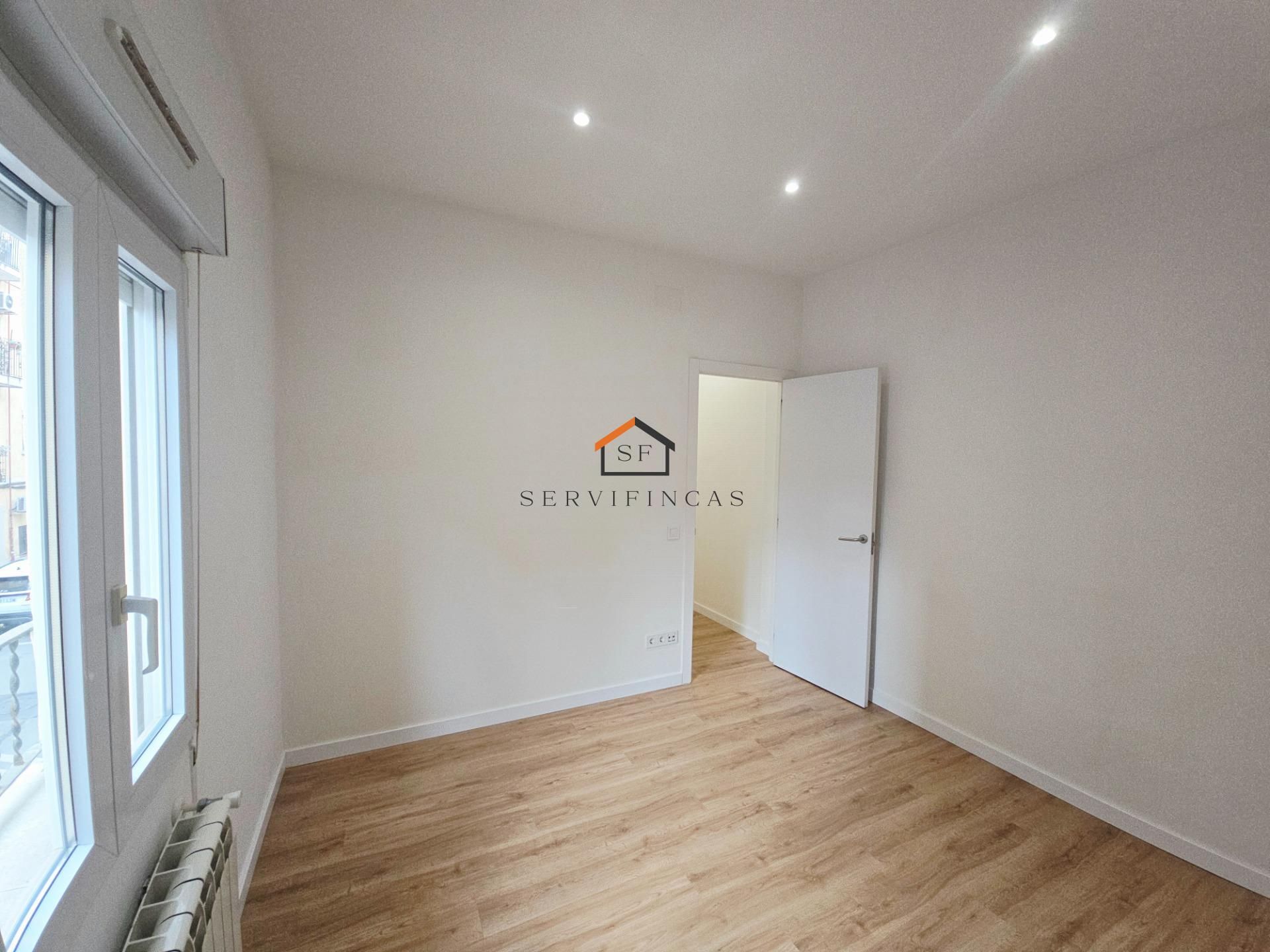 Dormitori de Pis de lloguer en  Madrid Capital amb Aire condicionat i Calefacció