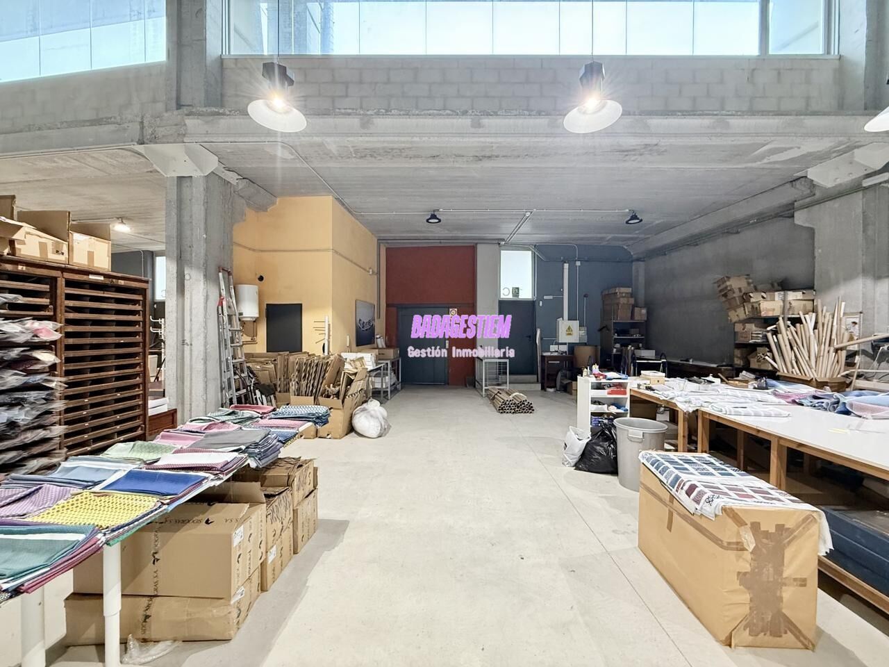 Nau industrial en venda en Badalona