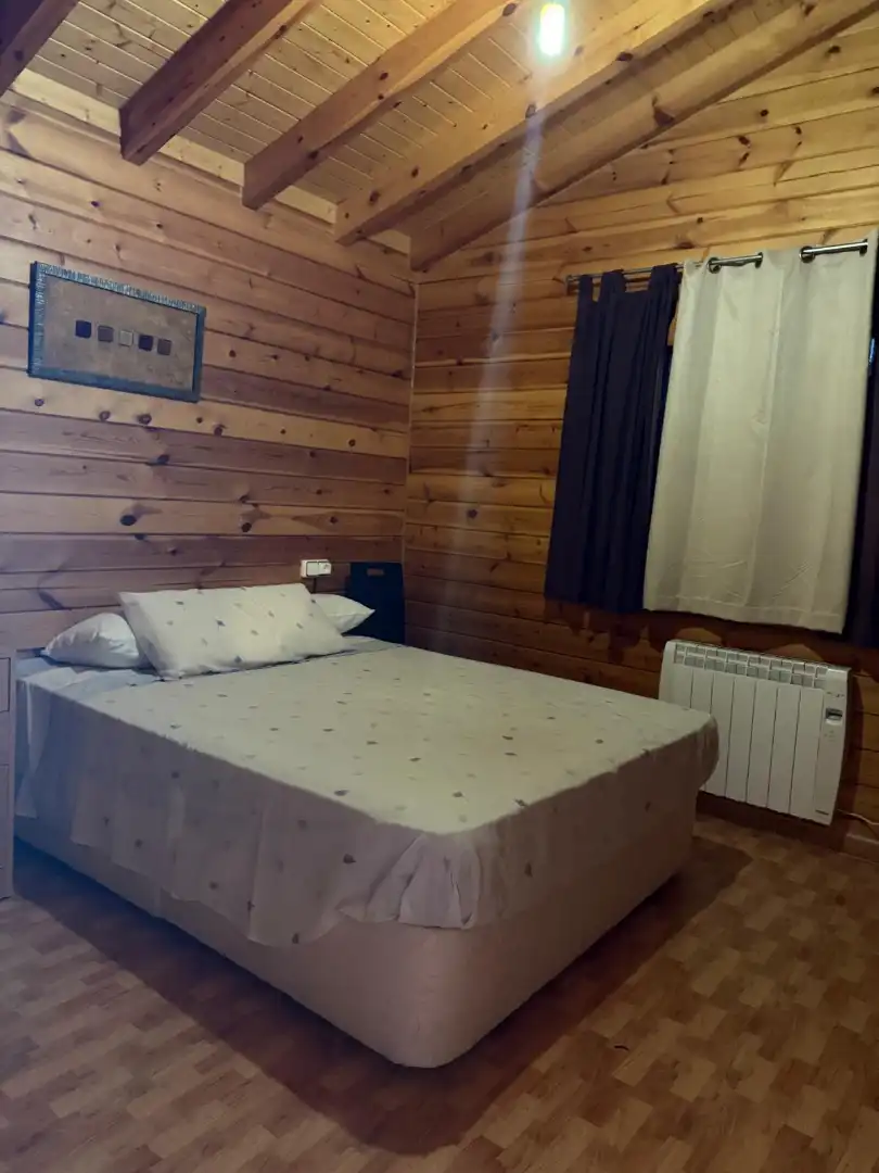 Habitación de Finca rústica en venta en Sierra Engarcerán con Aire acondicionado, Terraza y Trastero