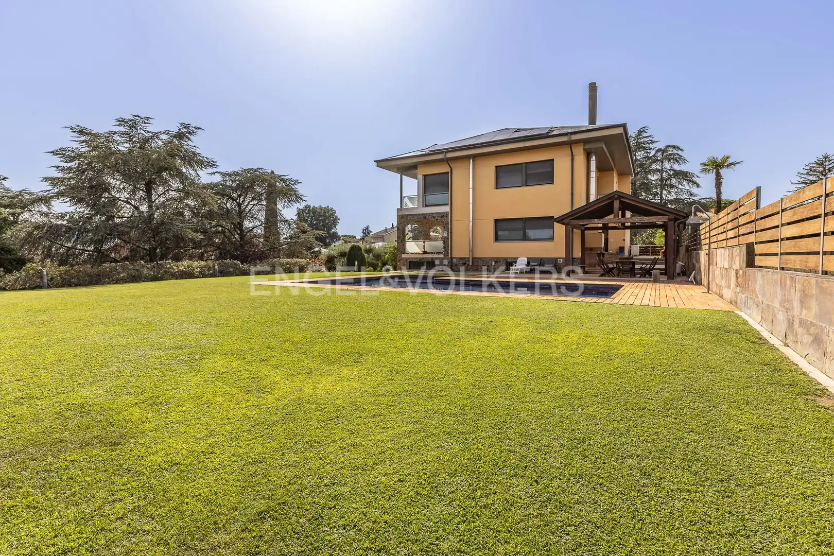 Jardín de Casa o chalet en venta en Canovelles con Aire acondicionado, Calefacción y Jardín privado