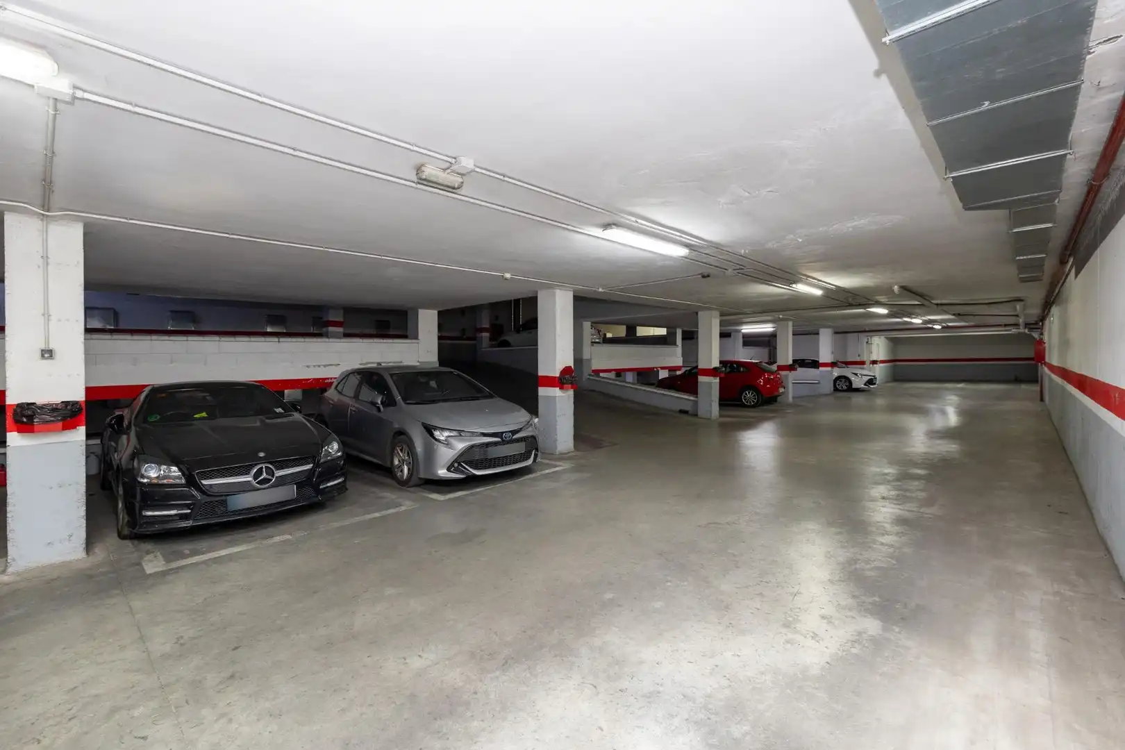Parking de Piso en venta en Granada con Calefacción, Terraza y Trastero