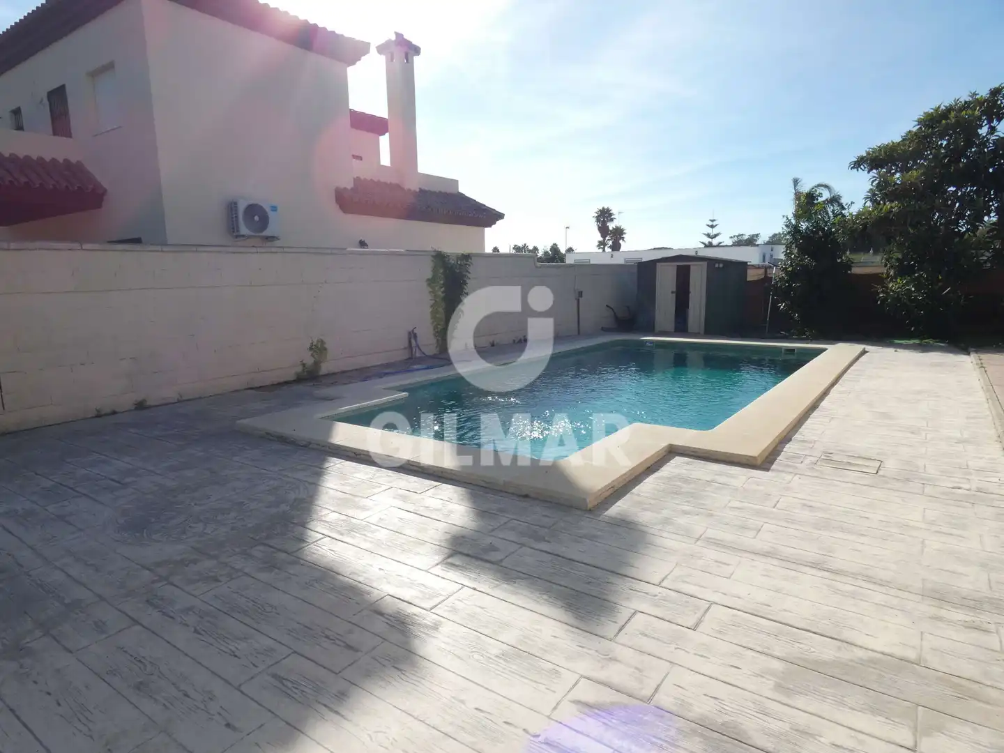 Piscina de Casa o xalet de lloguer en El Puerto de Santa María amb Aire condicionat, Jardí privat i Piscina