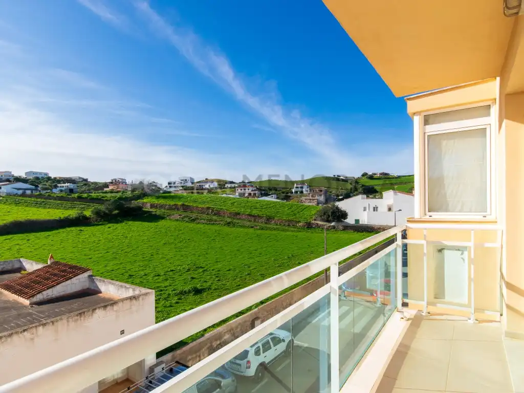 Außenansicht von Wohnung zum Verkauf in Es Mercadal mit Klimaanlage, Terrasse und Balkon