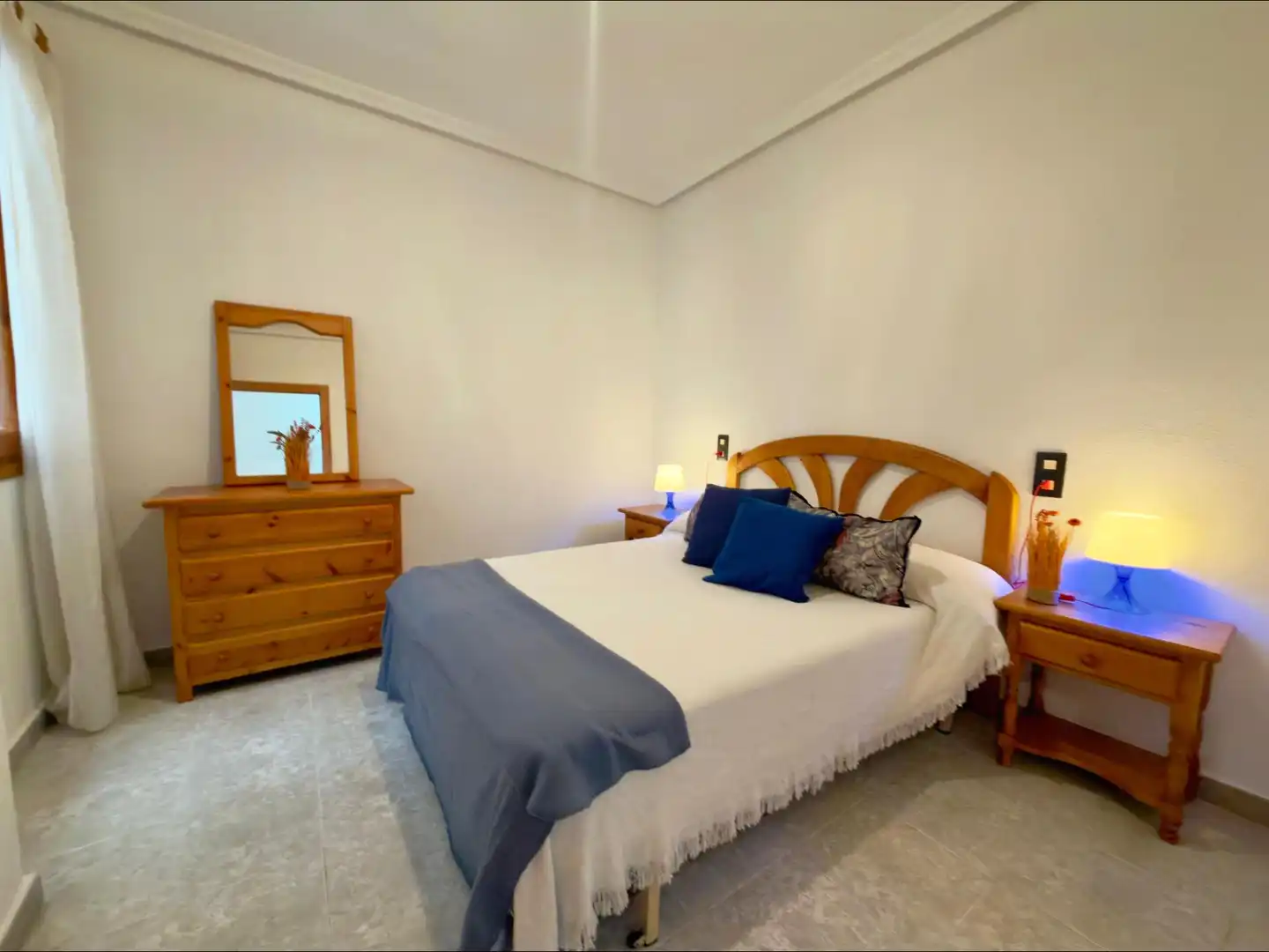 Habitación de Apartamento en venta en Torrevieja con Aire acondicionado, Terraza y Trastero