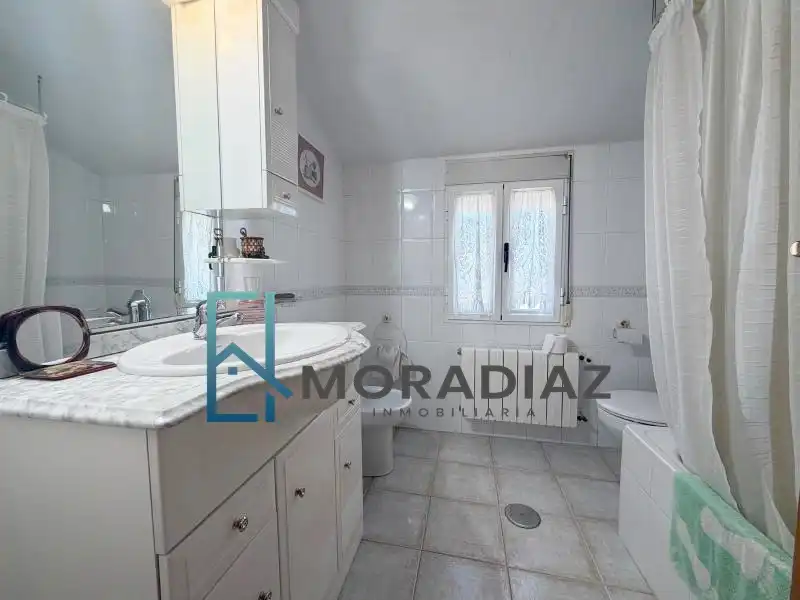 Bathroom of Houses for sale in Don Benito  with Air Conditioner, Heating and Private garden