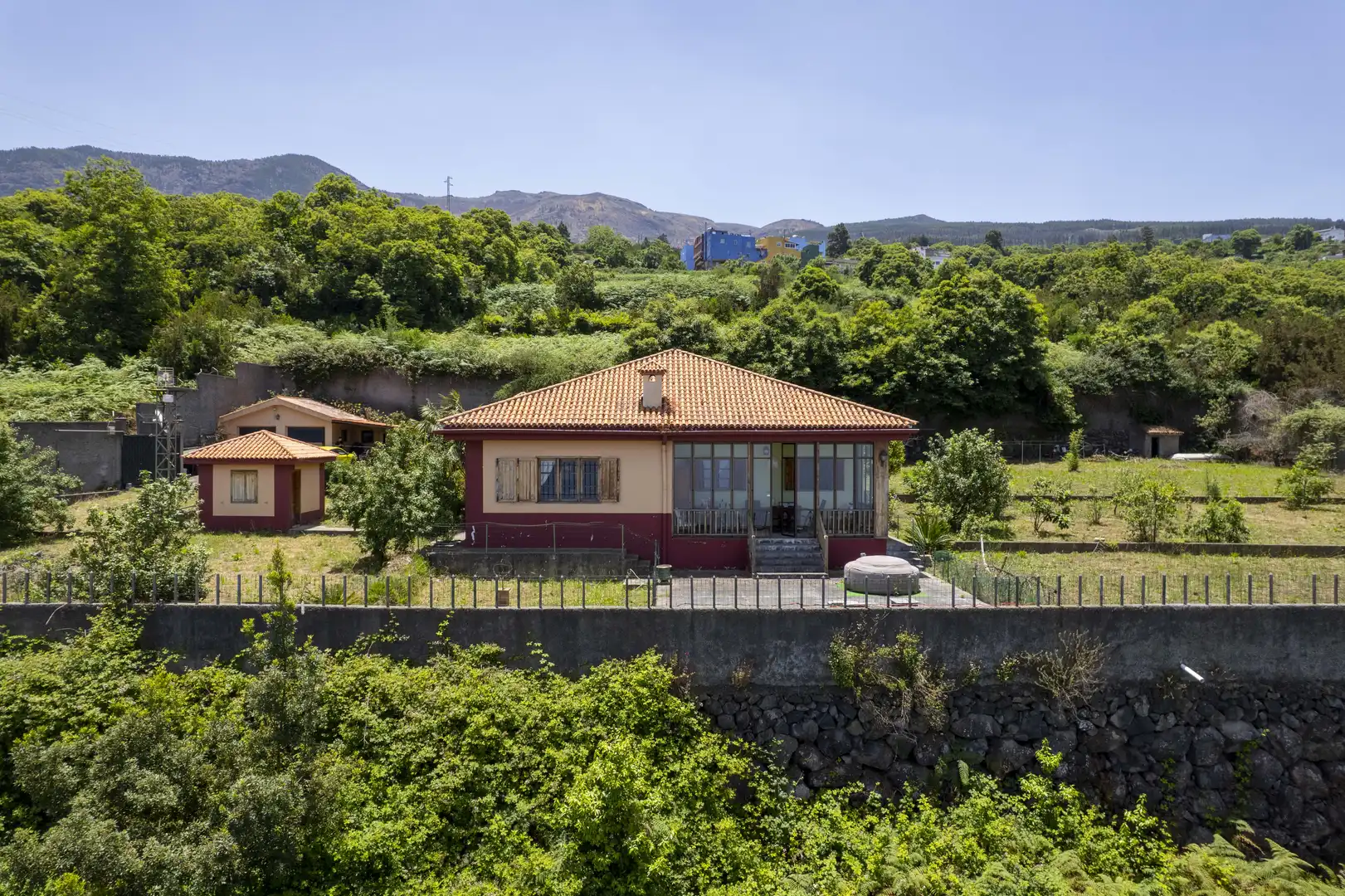 Vista exterior de Casa o xalet en venda en La Orotava amb Calefacció, Jardí privat i Traster