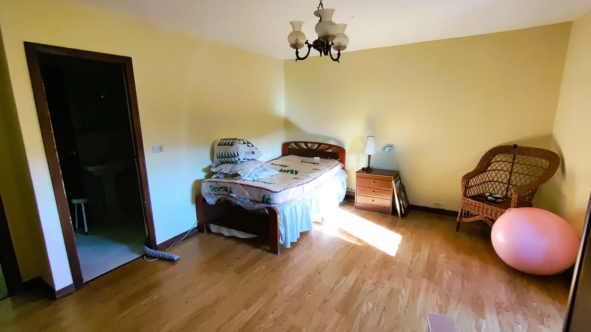 Habitación de Casa adosada en venta en Gondomar con Calefacción, Jardín privado y Parquet
