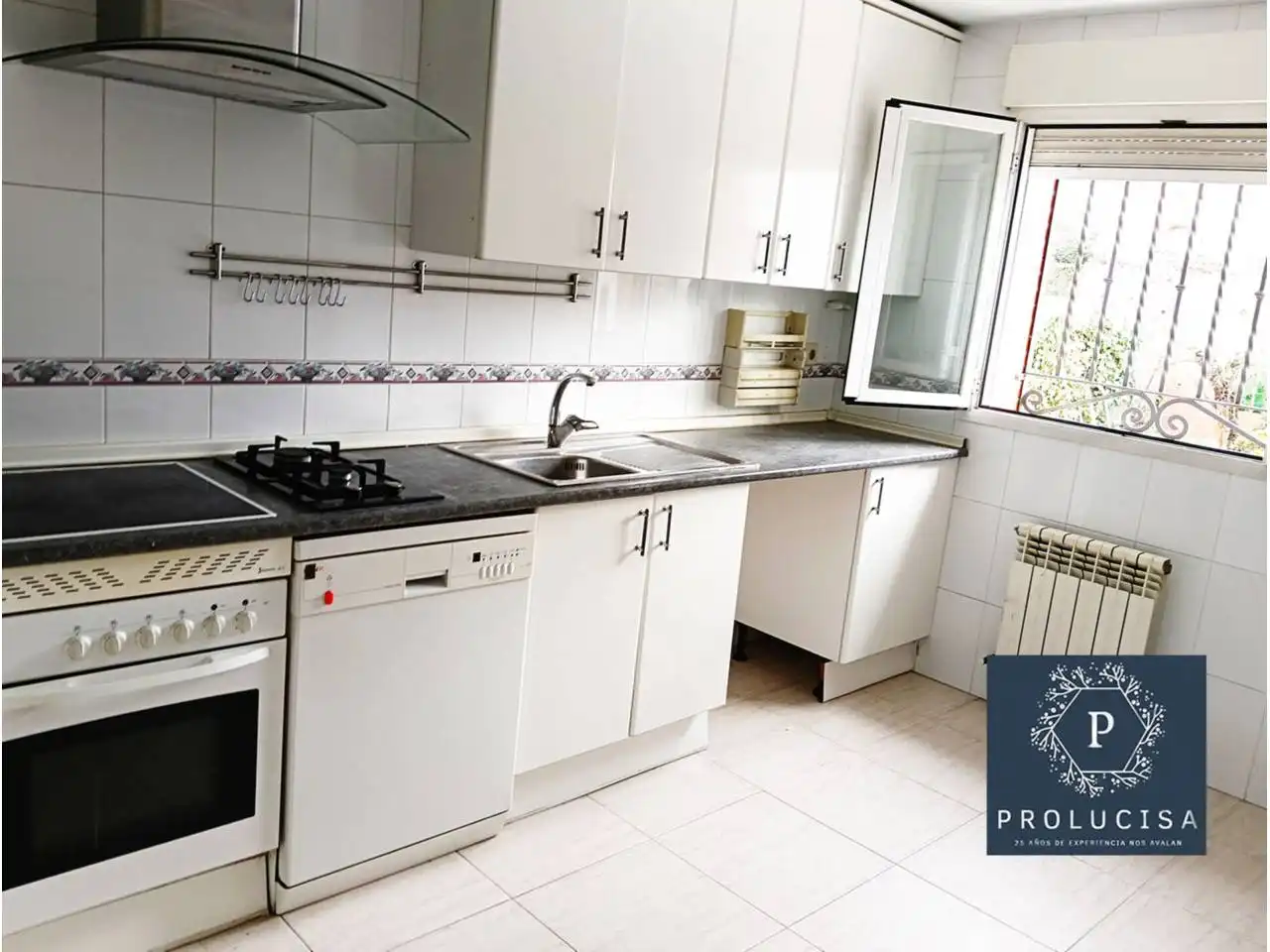 Kitchen of Houses for sale in Moraleja de Enmedio  with Air Conditioner, Heating and Terrace