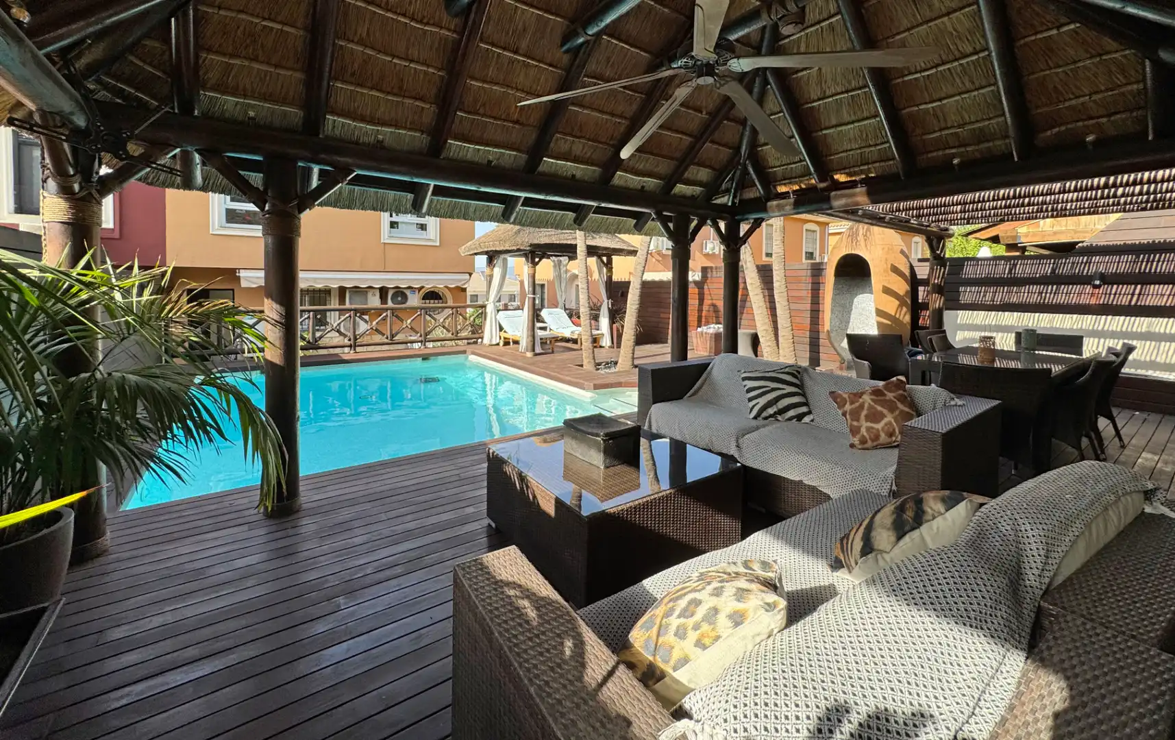 Terrassa de Casa adosada en venda en Alhaurín de la Torre amb Aire condicionat, Jardí privat i Parquet