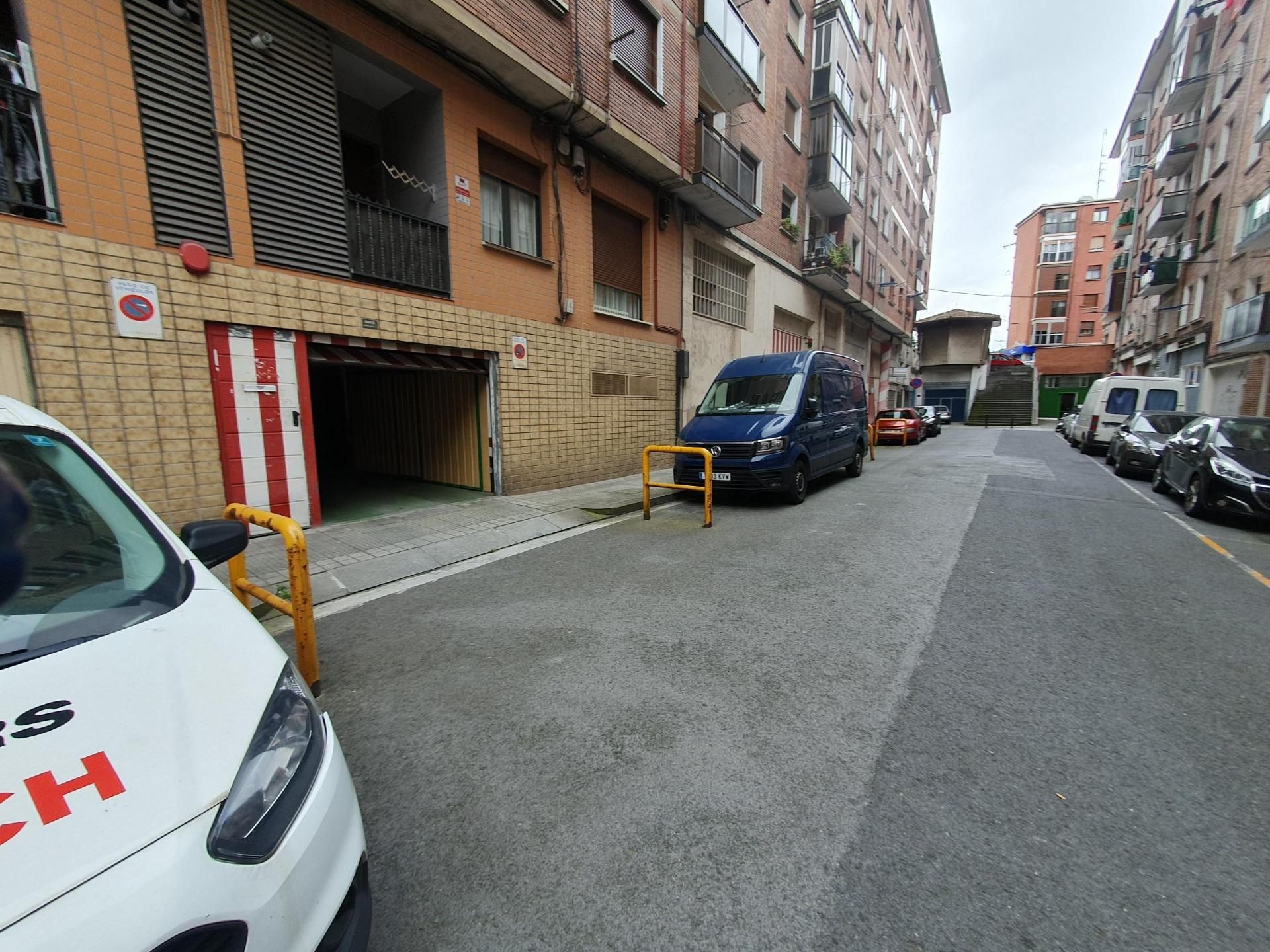 Aparcament de Garatge de lloguer en Basauri 