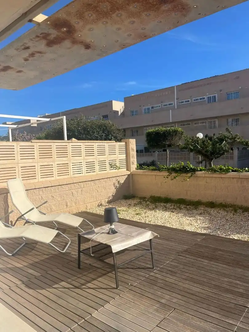 Terraza de Piso en venta en Almería con Trastero, Amueblado y Piscina comunitaria
