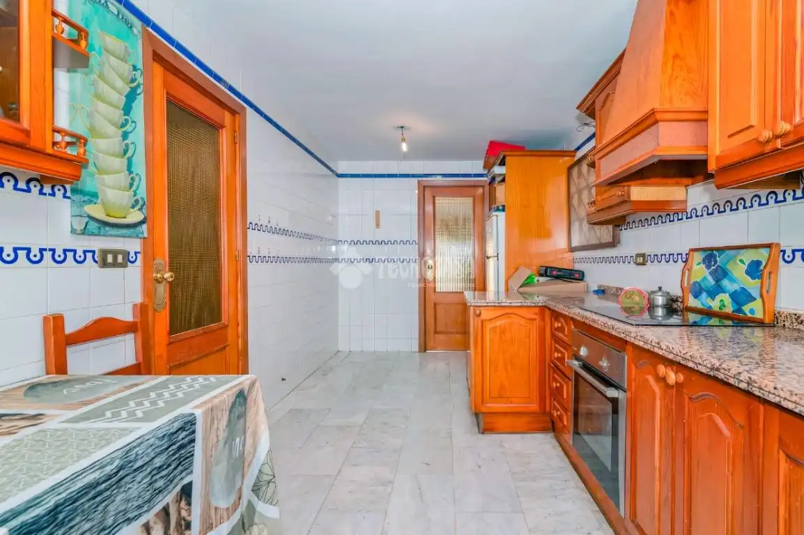 Cuina de Casa adosada en venda en La Zubia amb Terrassa i Piscina comunitària