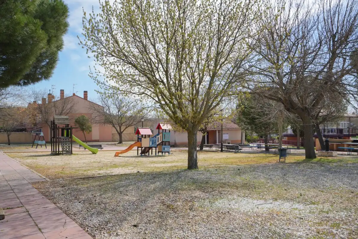 Jardín de Casa adosada en venta en Meco con Aire acondicionado, Calefacción y Jardín privado