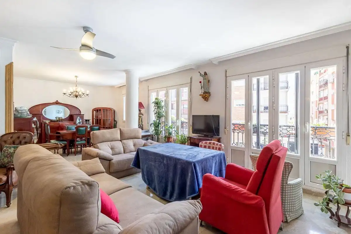 Living room of Flat for sale in Granada  with Air Conditioner, Heating and Alarm